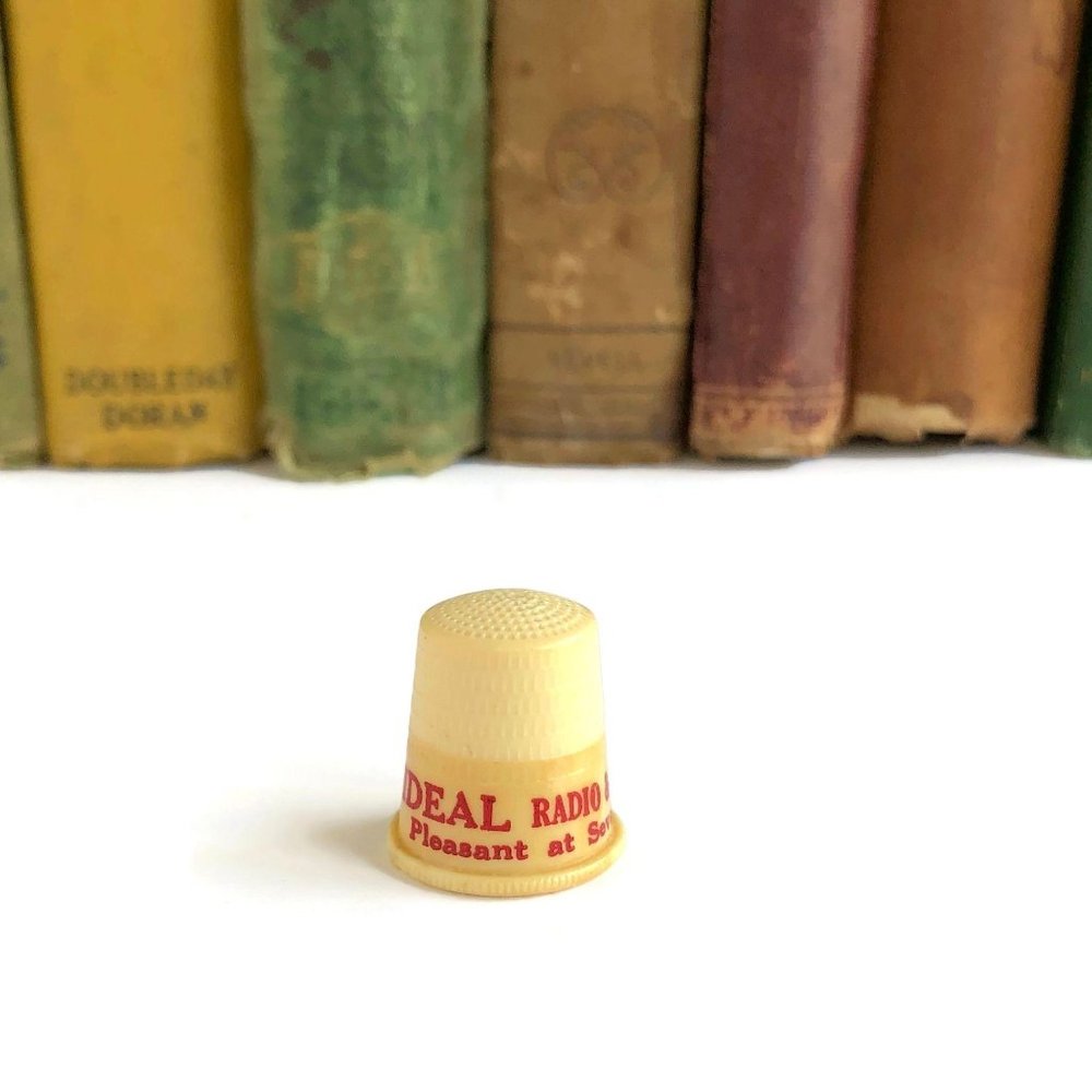 Plastic Advertising Thimble , Vintage Sewing